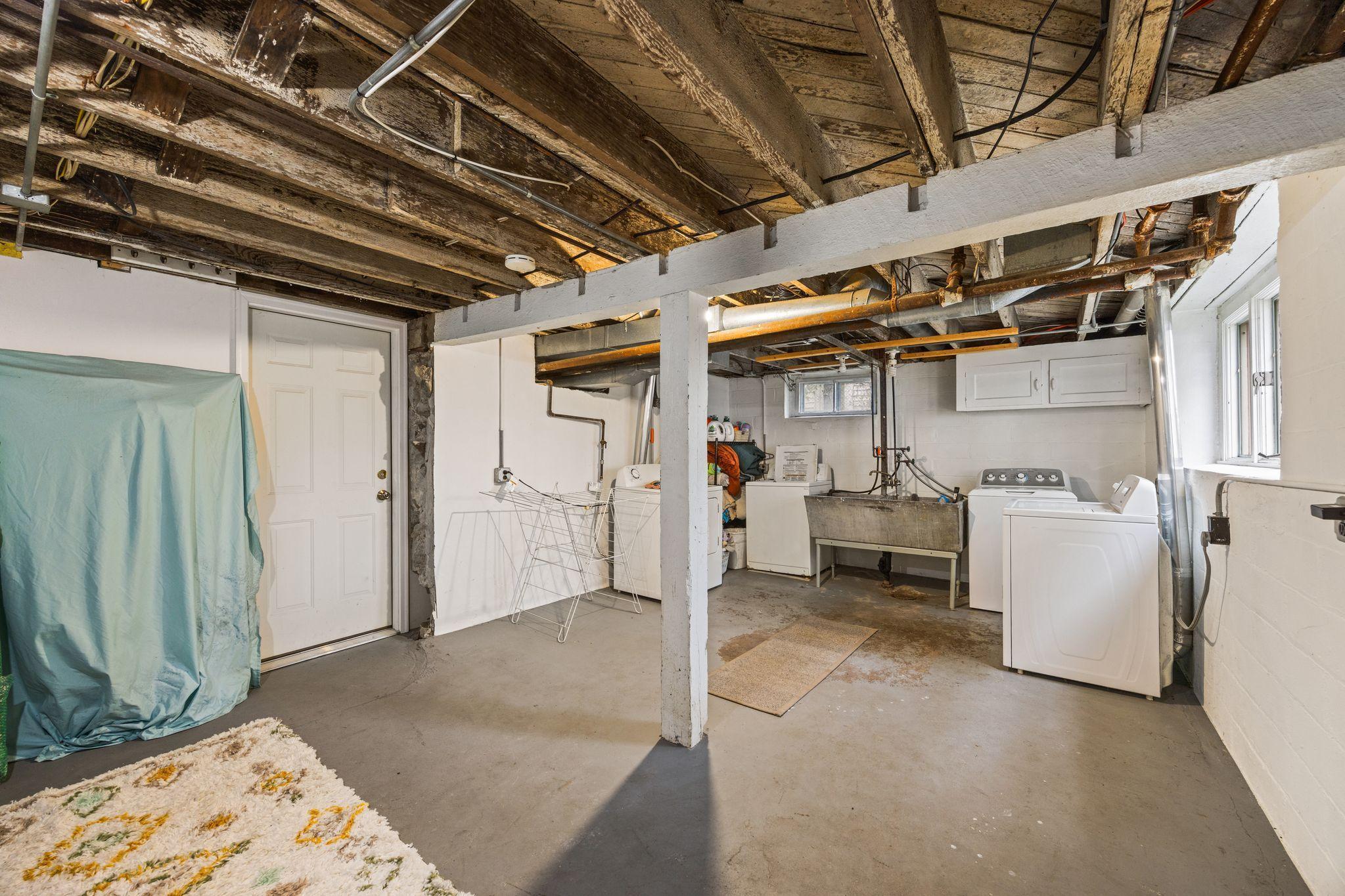 210 Warwick Street SE