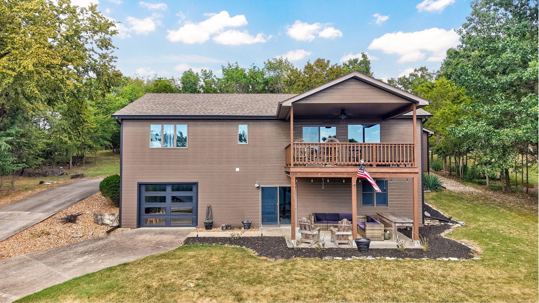 313 Lakefront Circle