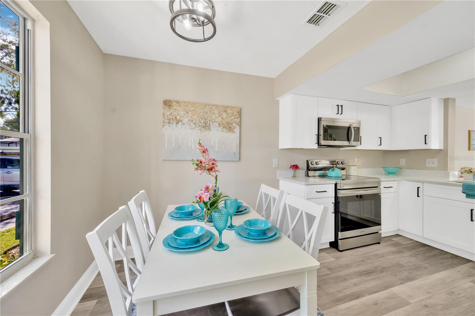 3304 Laurel View Drive