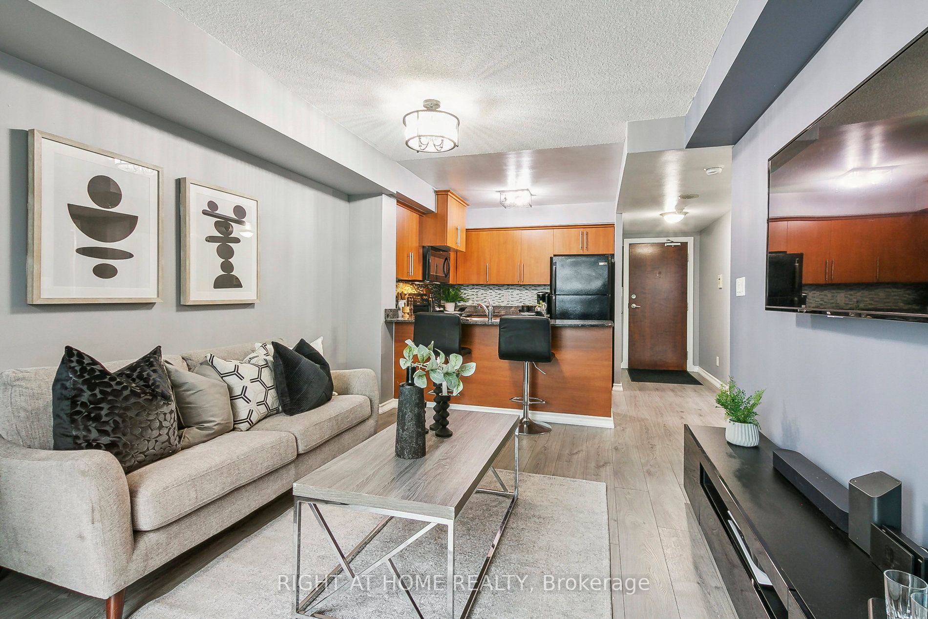 8 Rosebank Dr 17K