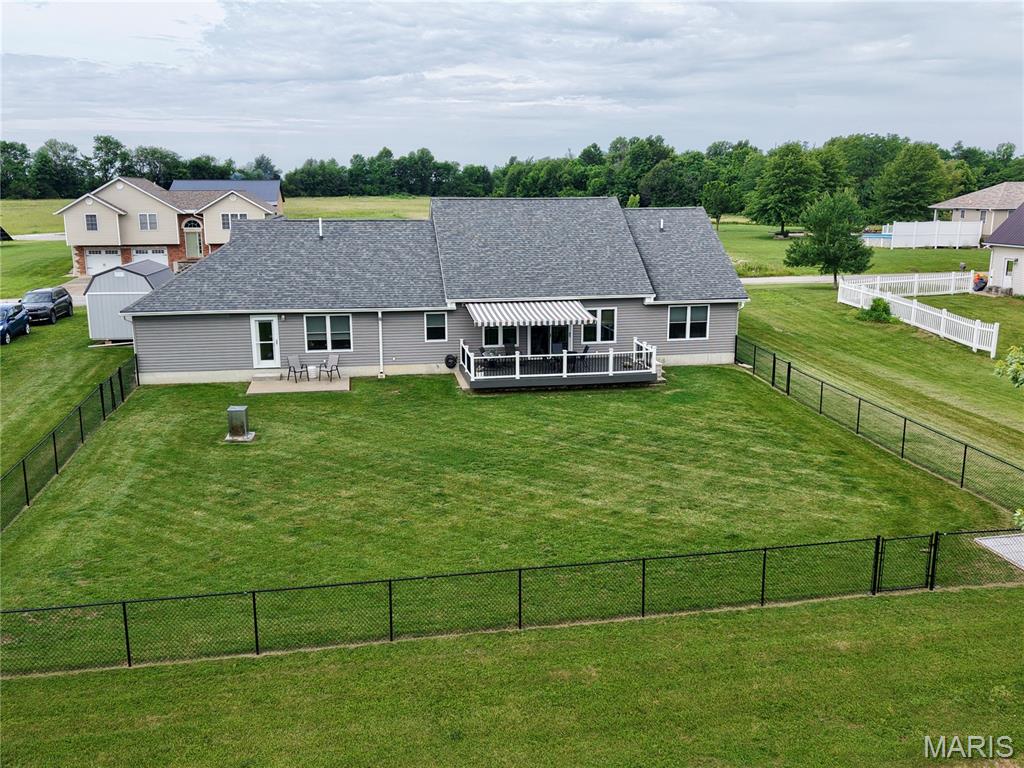 11214 W Lakeshore Drive