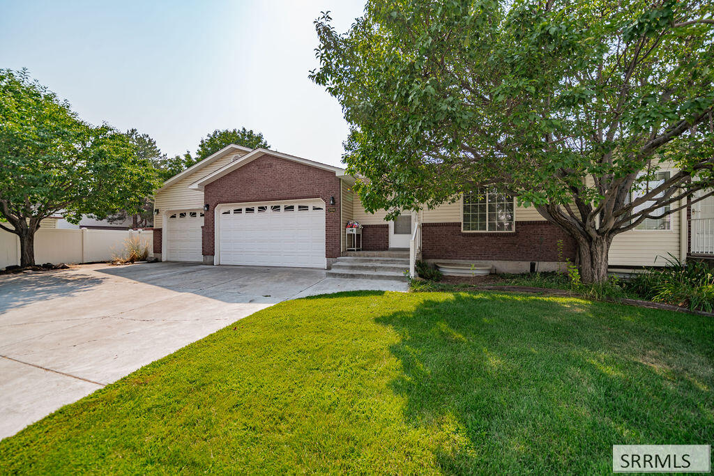 2086 12th Street Circle