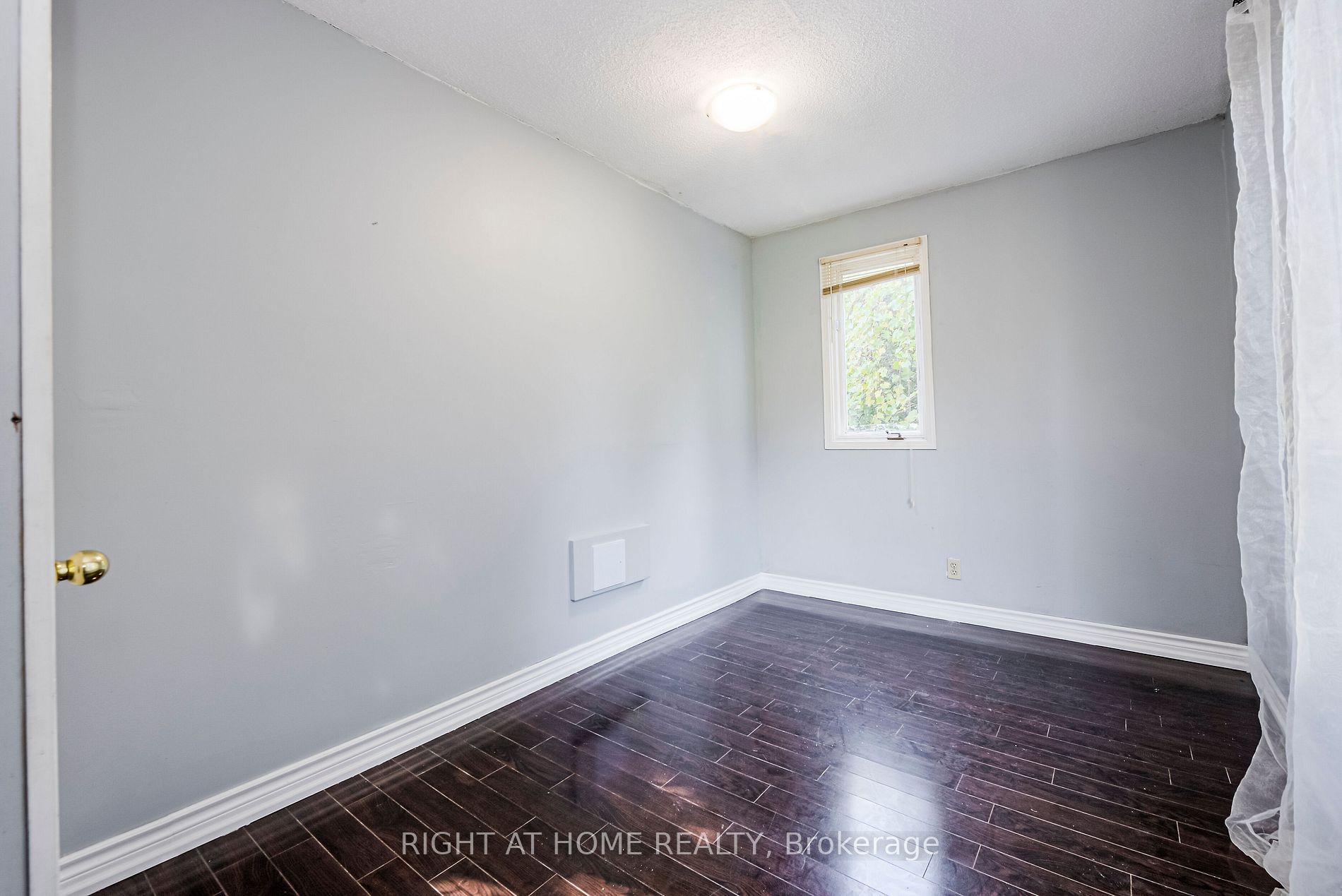 1715 Rossland Rd Main B