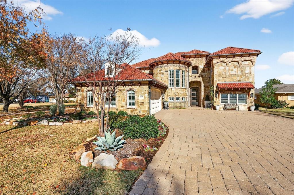 600 Kiowa Drive E
