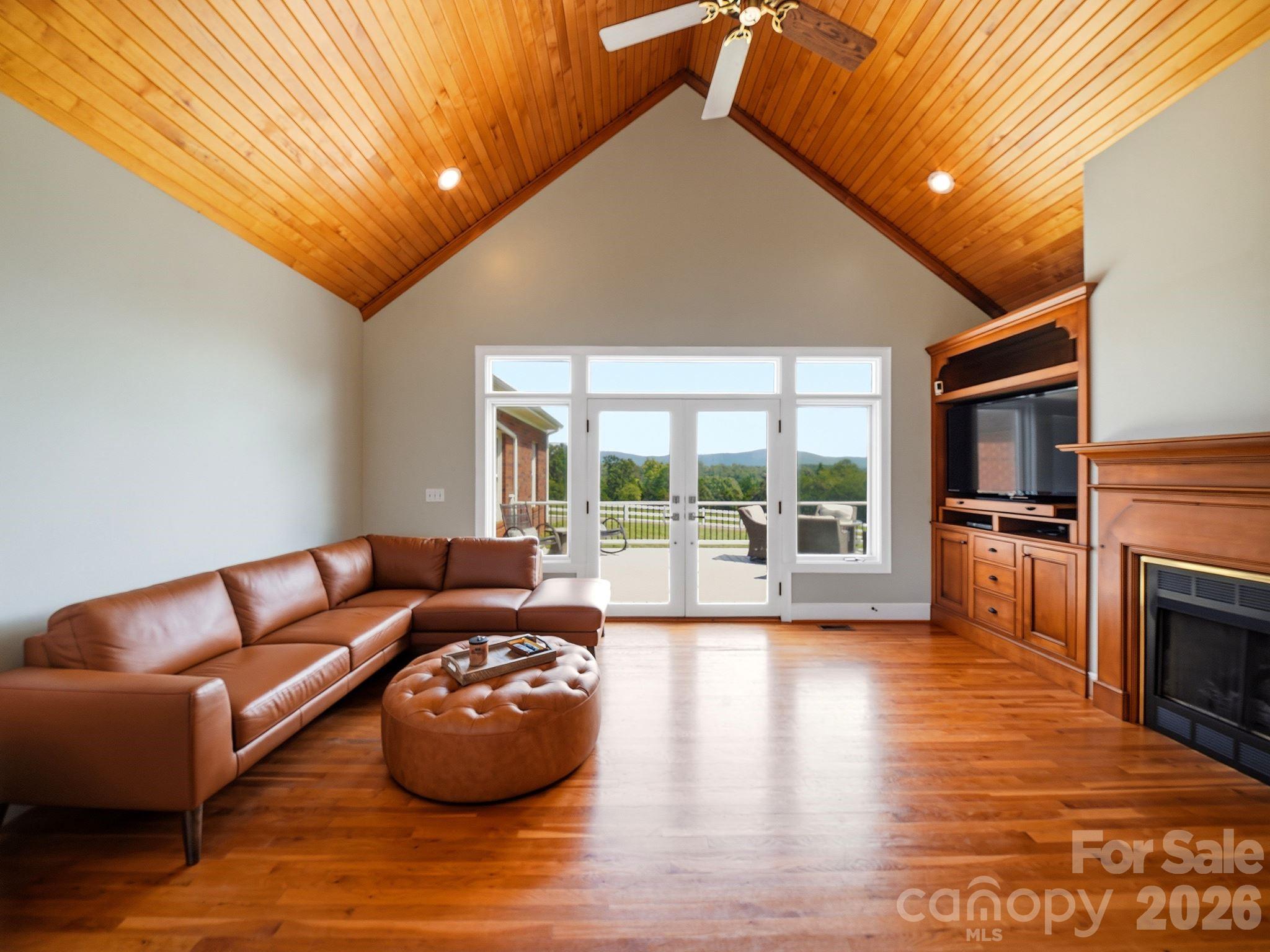 2950 Pearidge Road