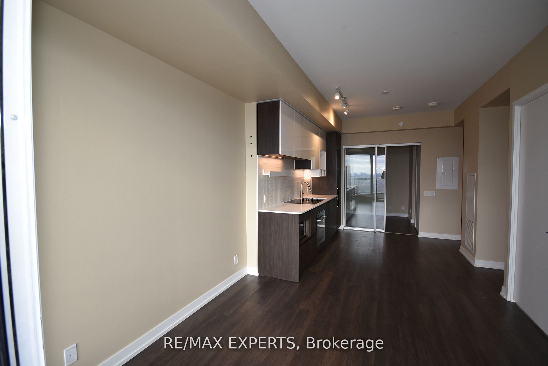 5 Buttermill Ave 5905