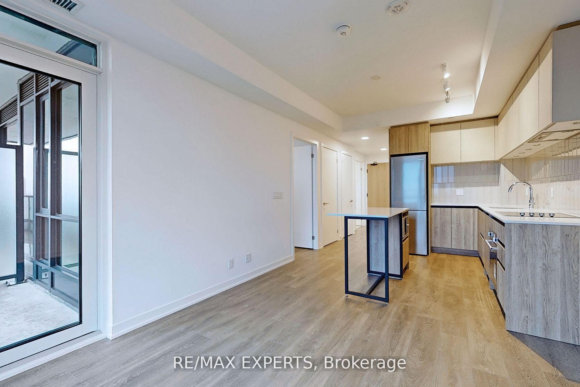7950 Bathurst St B-808