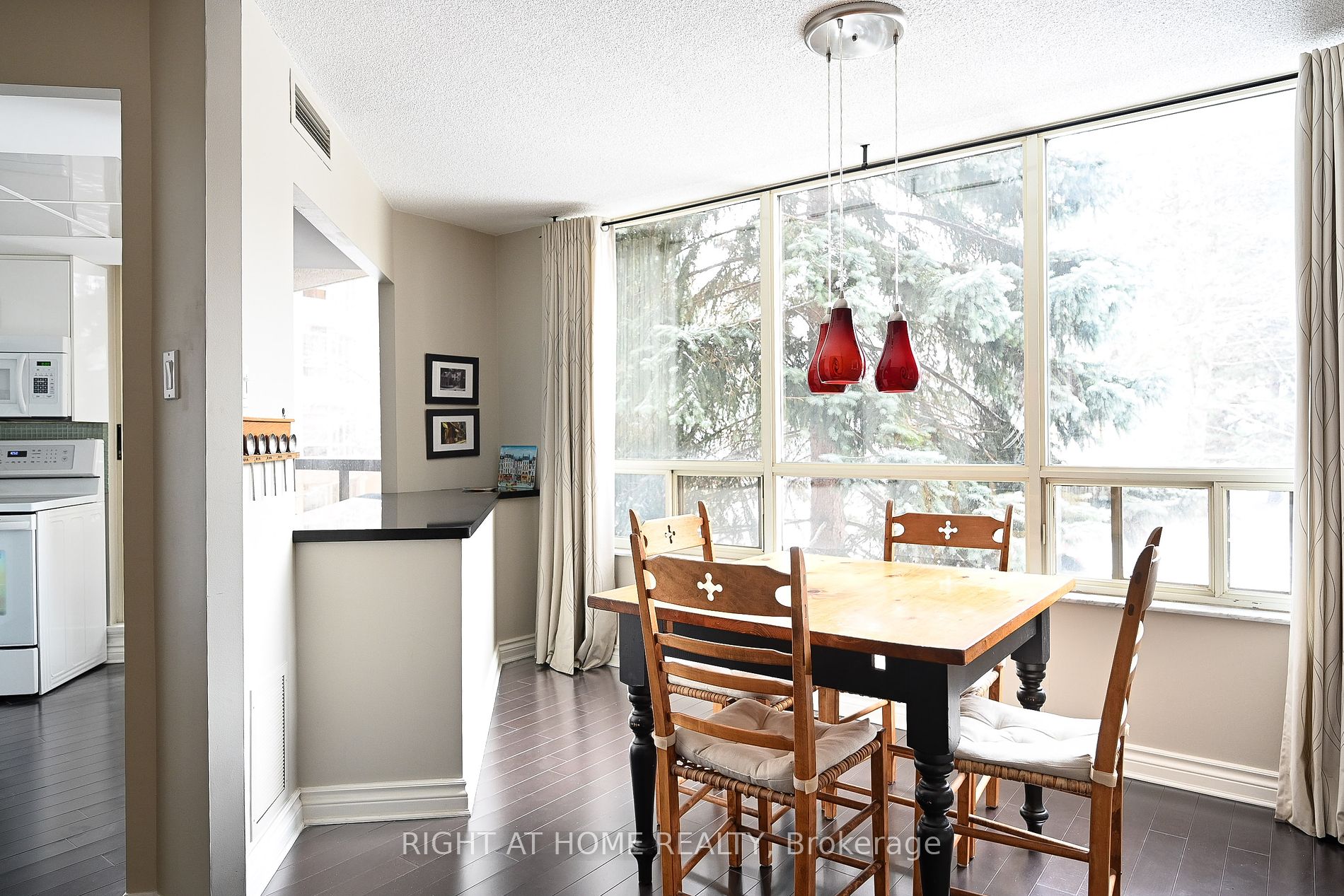 1210 Don Mills Rd 223