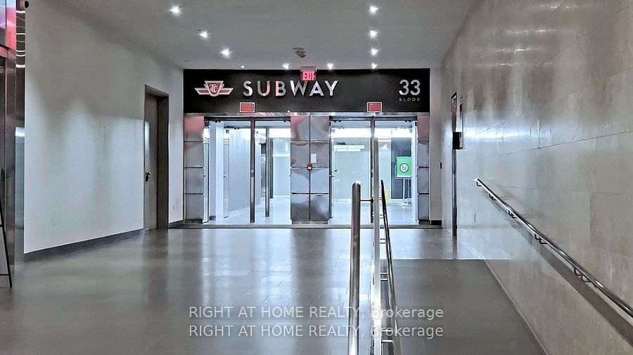 1 E Bloor St 5907