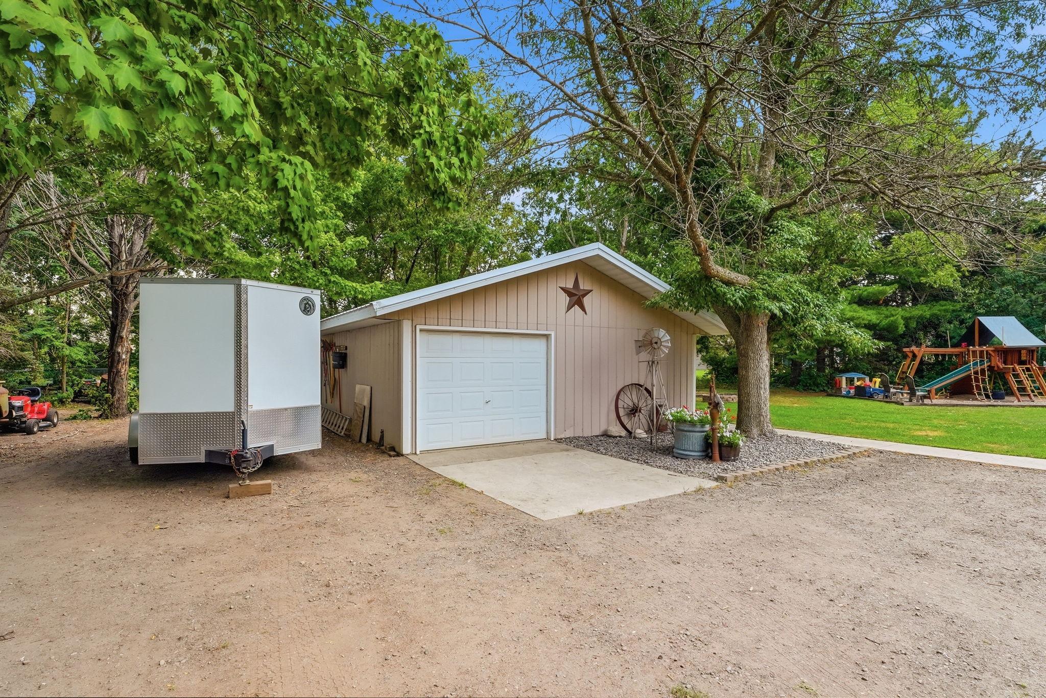 214 Highview Drive W