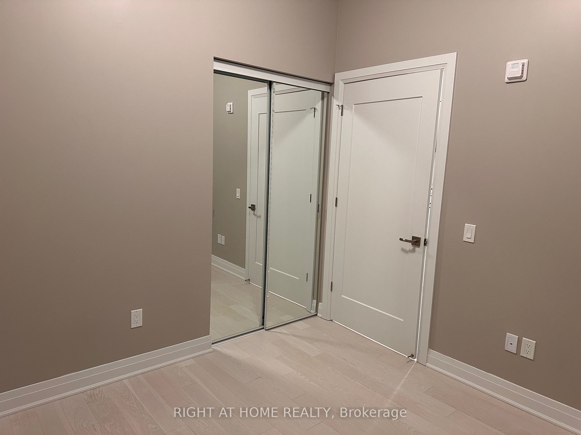 460 Gordon Krantz Ave 621