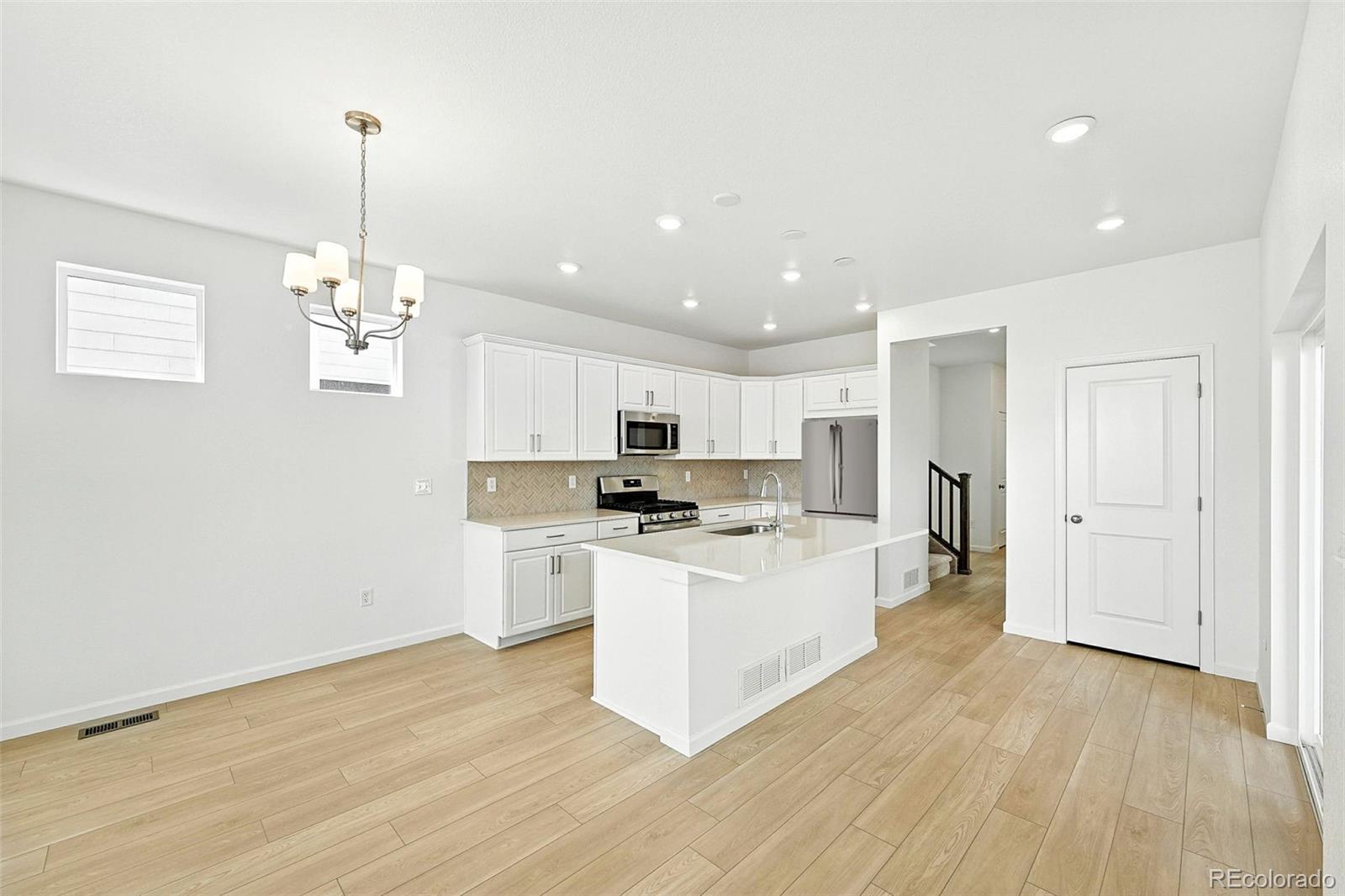 2102 Wagon Wheel Aly