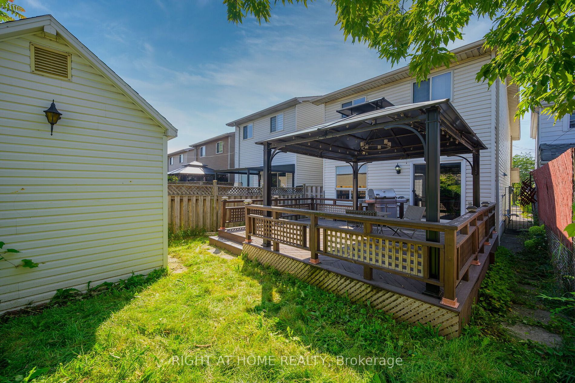 17 Argyle Ave