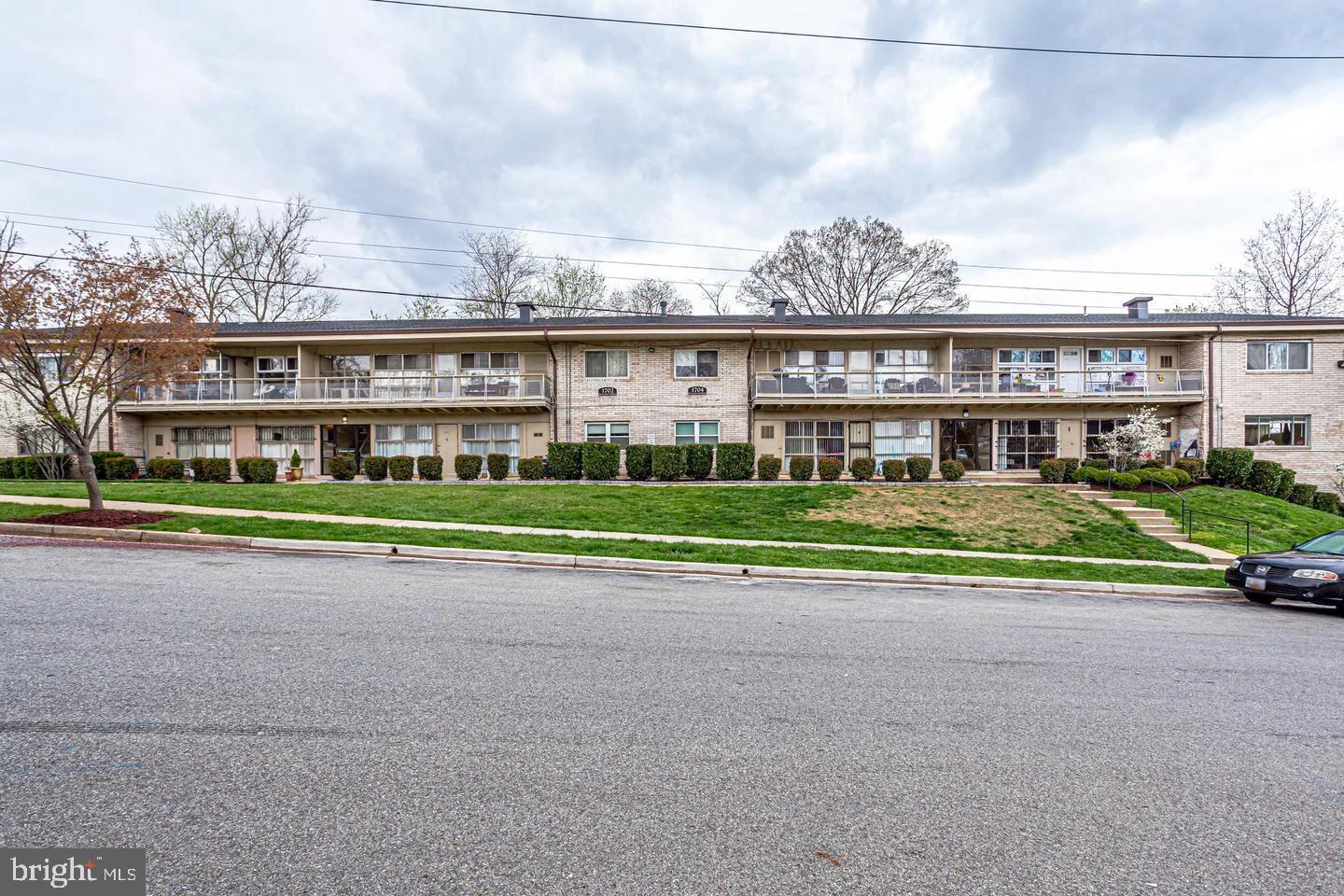 1702 Hannon Street 203