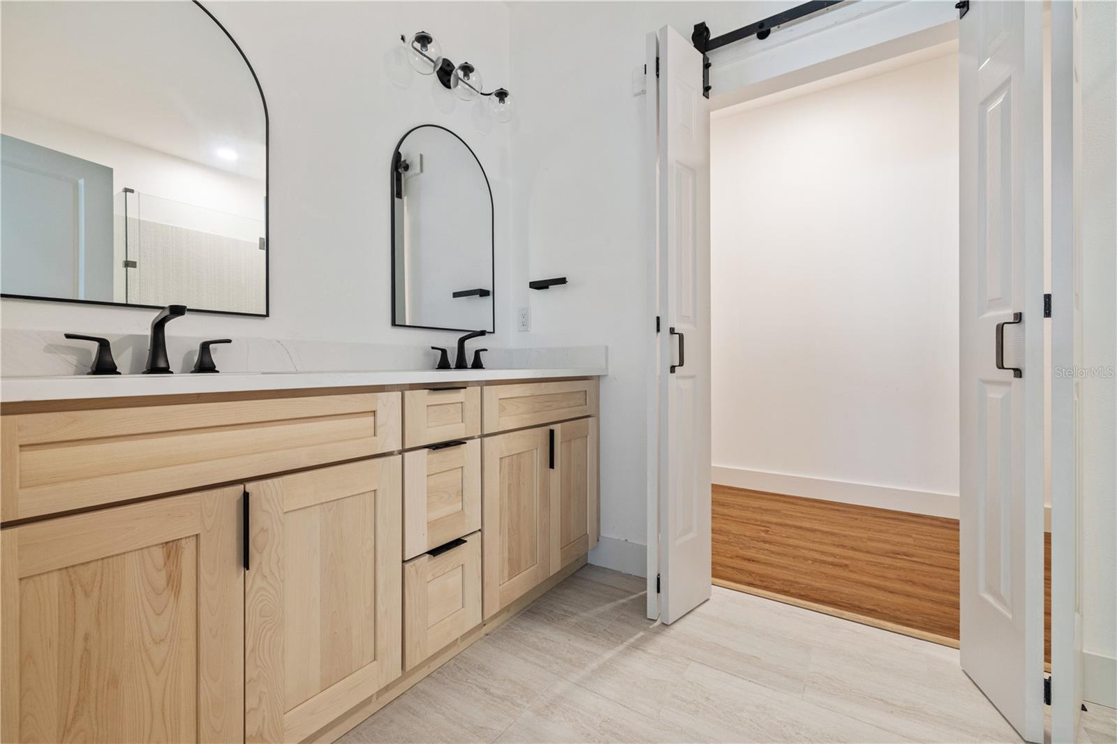 2727 W Chestnut Street