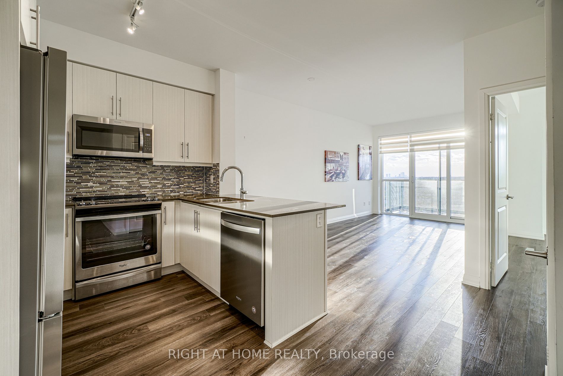 65 Oneida Cres Lph06