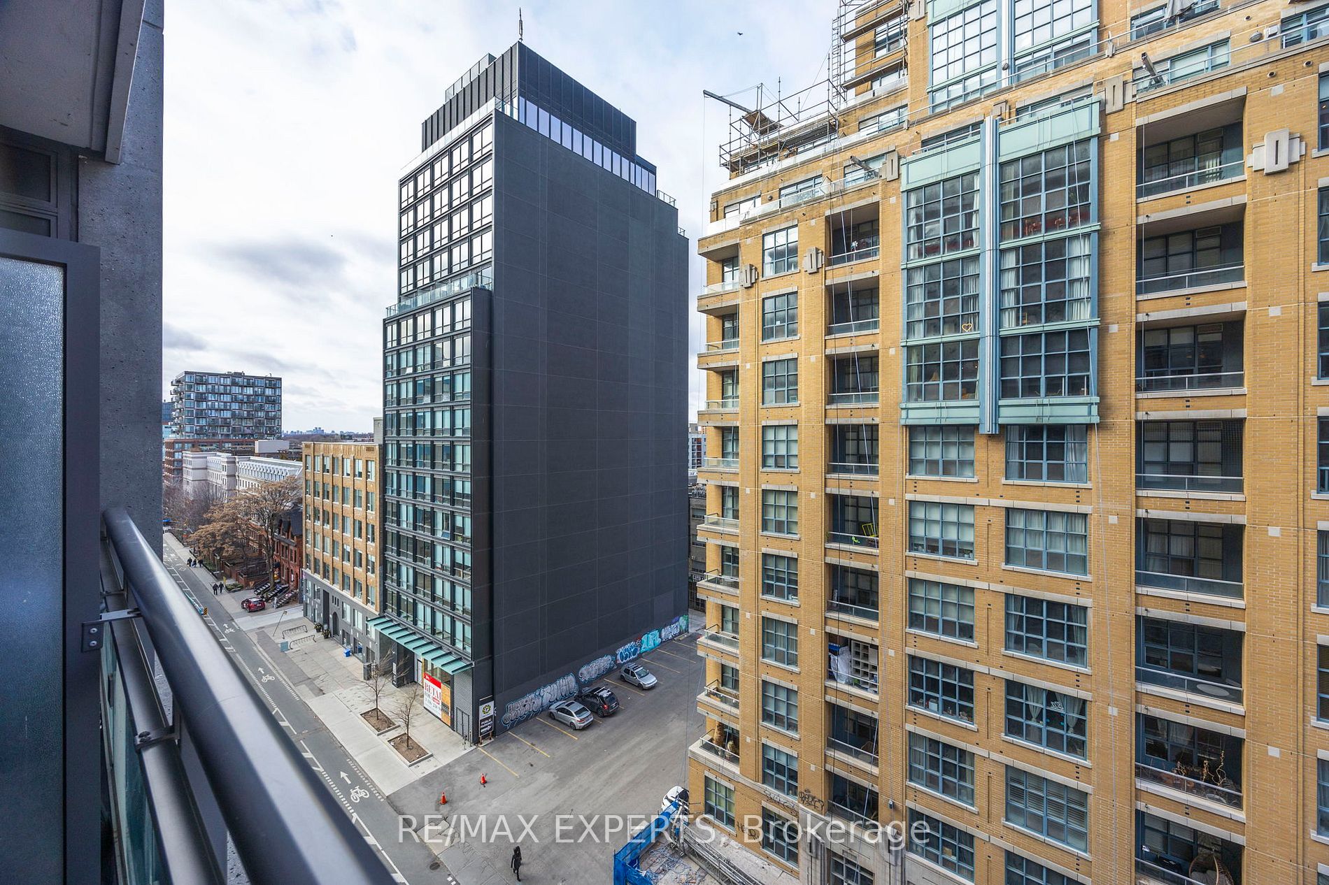 435 W Richmond St 802