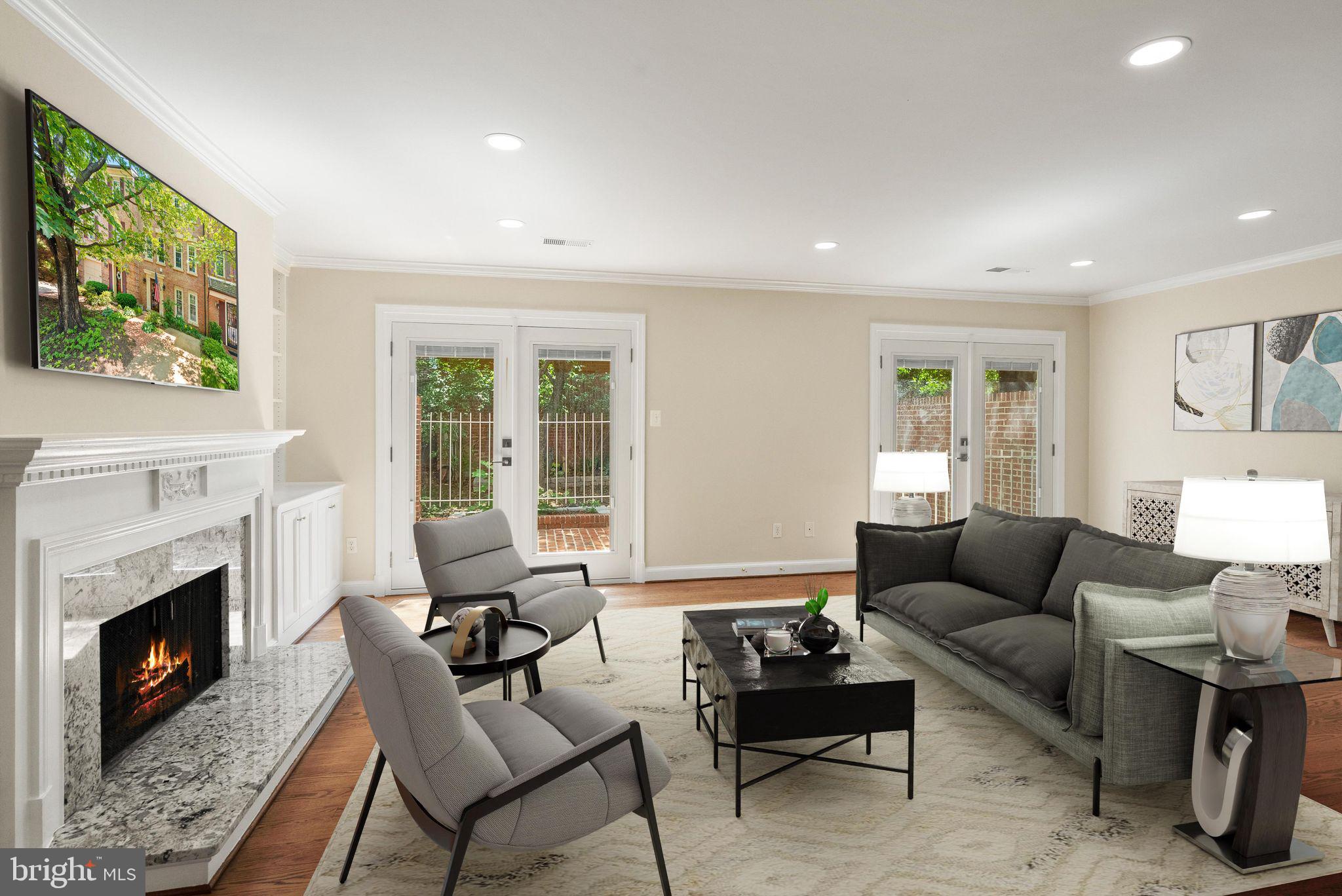 2345 S Rolfe Street S