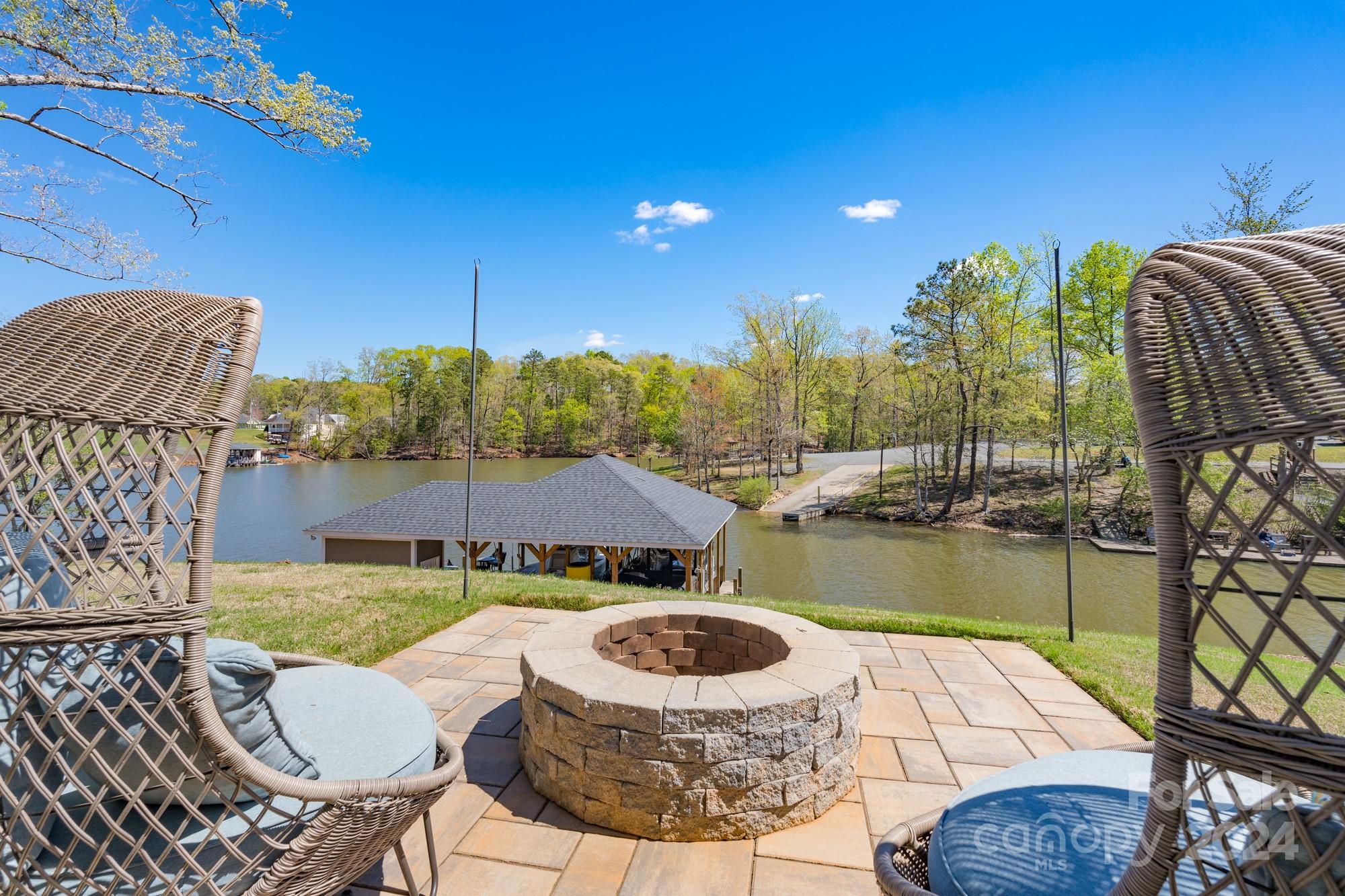 376 Landing Trail