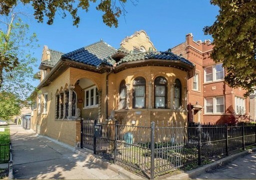 "This is an endless Love Story". Gorgeous Castle Bungalow, Unique Style. This Beautiful 4 bed, 3 bath home was remodeled in the year of 2010, New Car Garage in 2024, New Windows in 2021, Updated Electricity, Updated plumbing, Updated Roof, New Outdoor Iron Designer Weatherproof Mailbox, New pipes & Plumbing & Sewer from the street to the interior of the property in 2010 year. Across from Mozart Park and 606 elevated Bloomingdale Trail, McCormick YMCA, Metra-Healy Station.