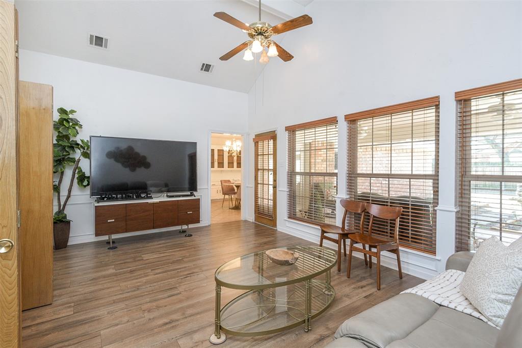 1110 Shady Oak Trail