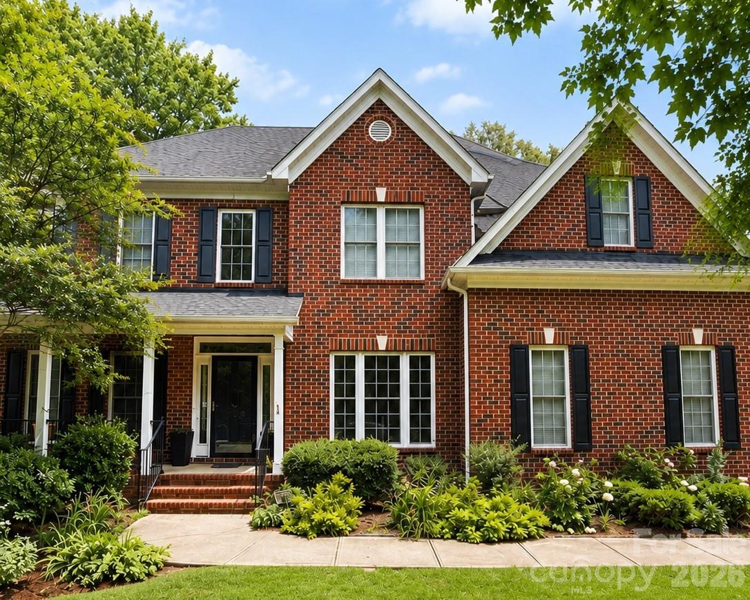 This spacious 5BR/3BA Belmont home offers an inviting floor plan with a main-level bedroom, formal dining, office/living room, and kitchen open to the great room with gas fireplace and abundant natural light. Upstairs features a large primary suite with tray ceiling, dual vanities, garden tub, separate shower, and walk-in closet, plus generous secondary bedrooms and a bonus room with additional flex space—perfect for an office, gym, or playroom. Enjoy the large deck overlooking the large, flat, fenced backyard. Conveniently located minutes from Harris Teeter, downtown Belmont’s shopping and dining, and Charlotte Douglas International Airport. A wonderful opportunity to enjoy all that Belmont has to offer!