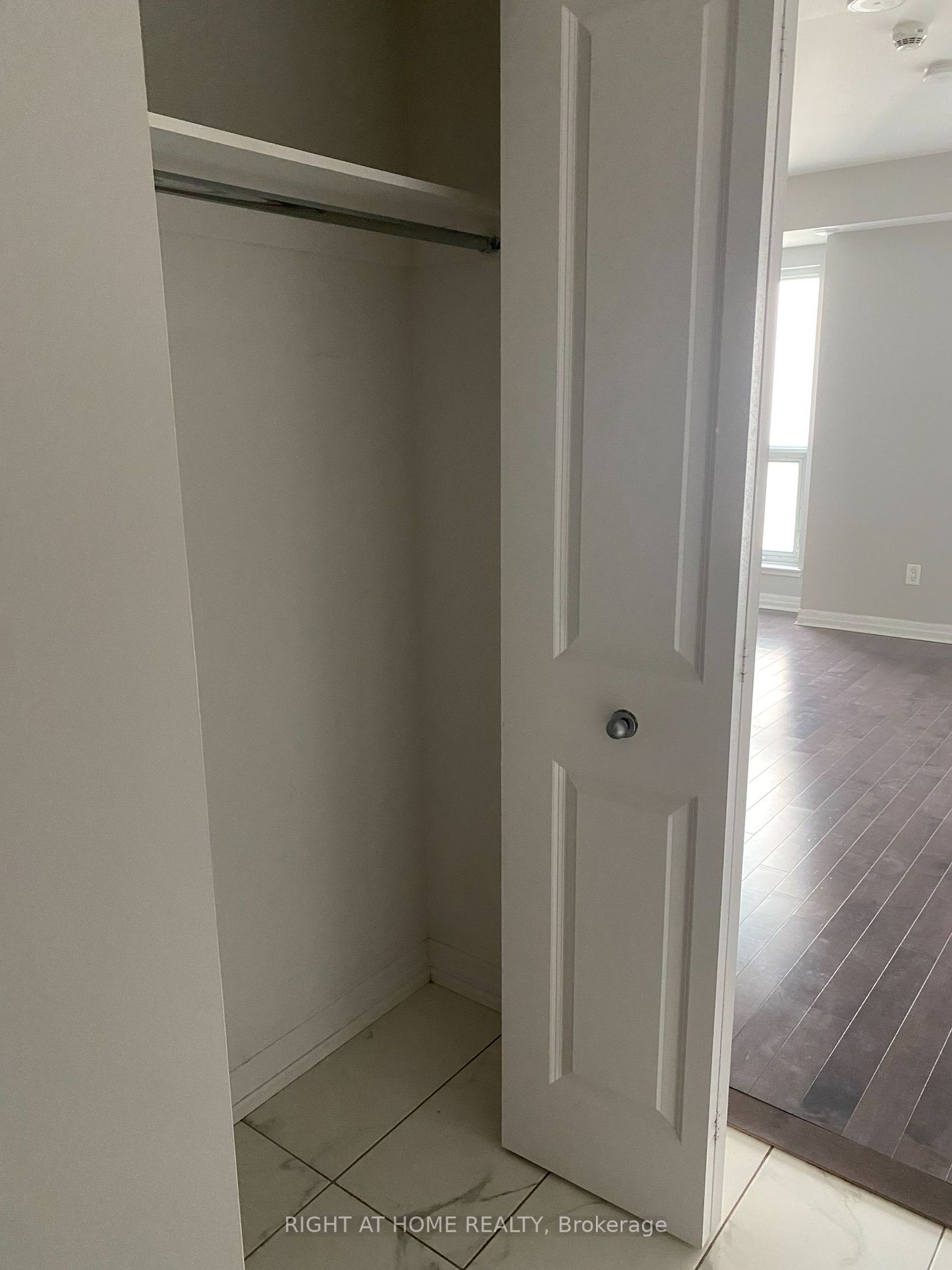 195 Besserer St 2008