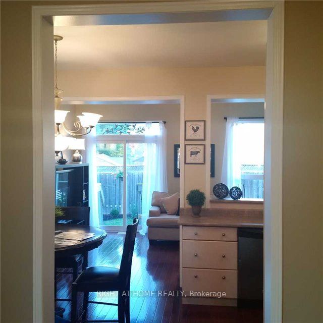 2275 Stone Glen Cres