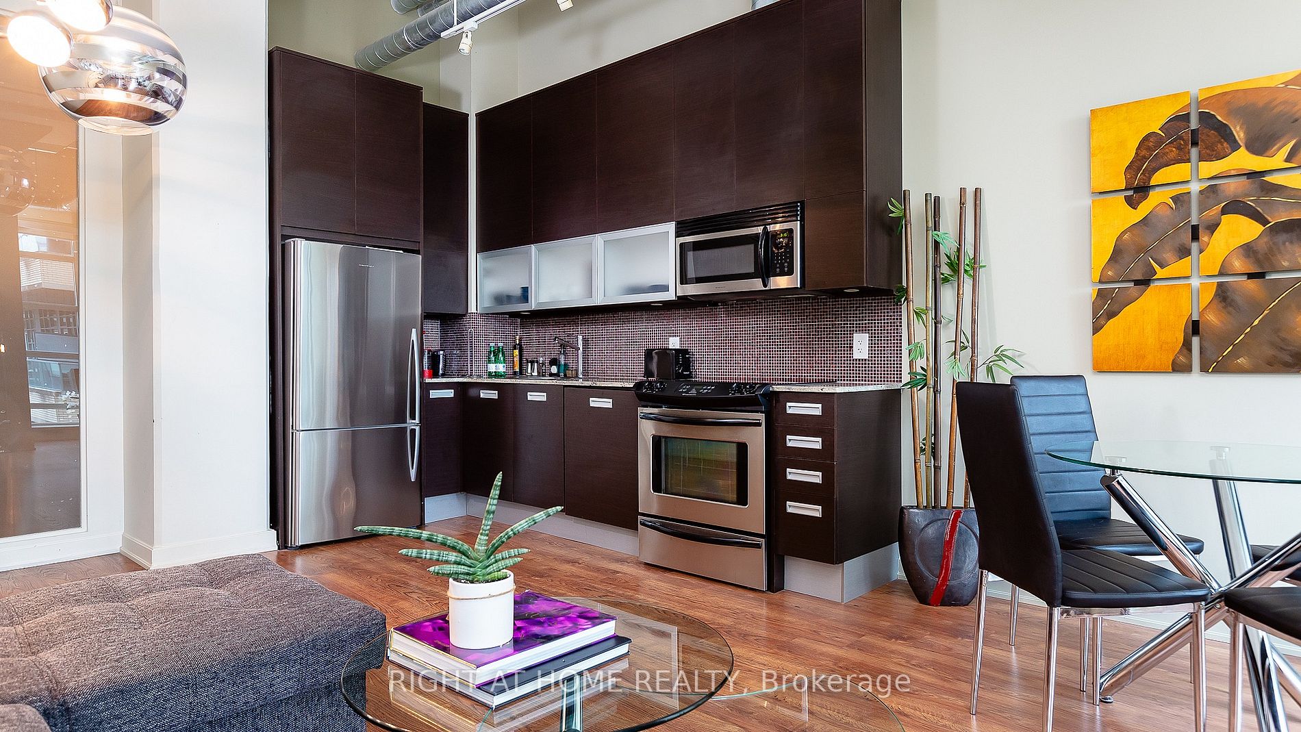 380 Macpherson Ave 314