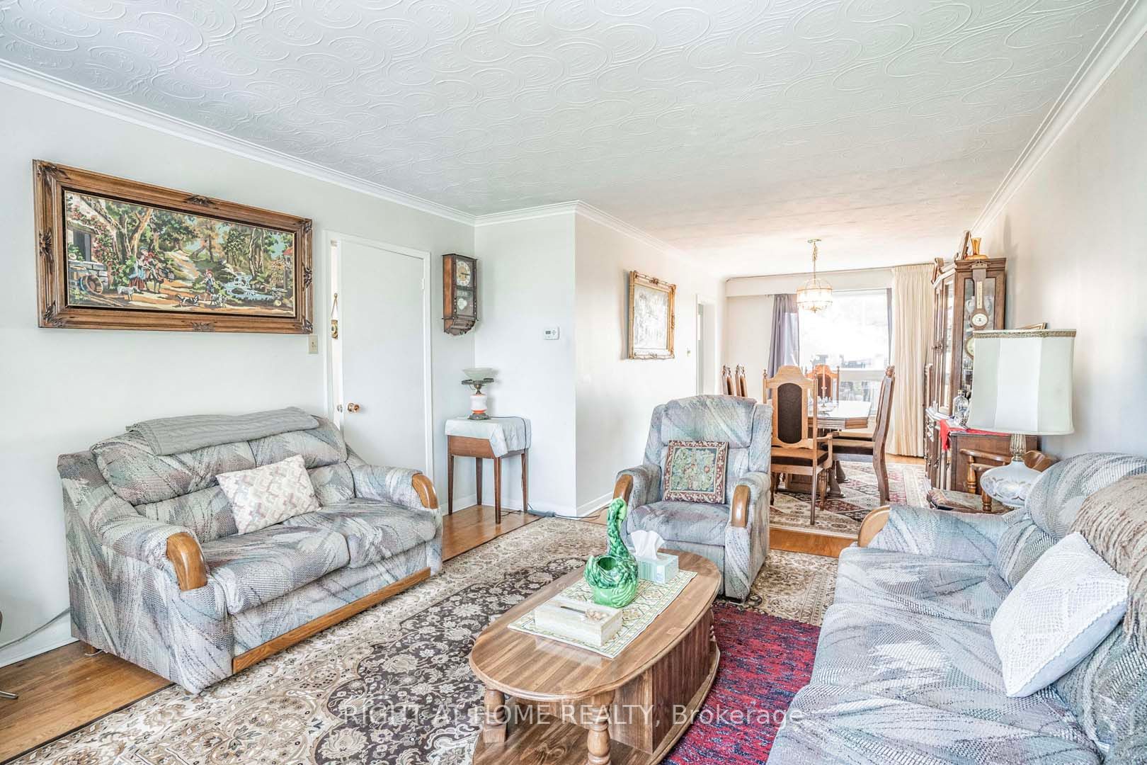 1149 Birchmount Rd