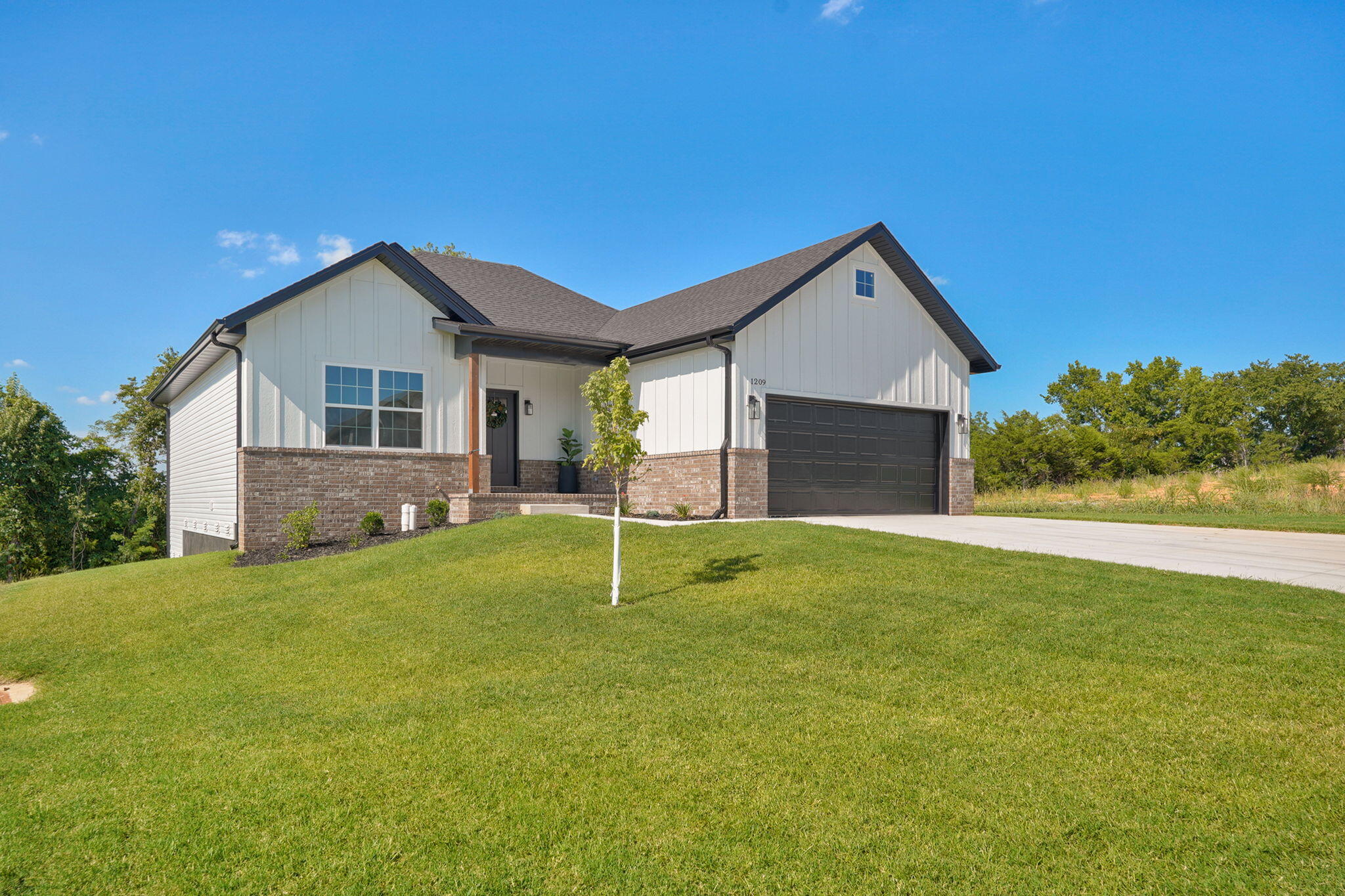 1209 W Pebblebrooke Drive