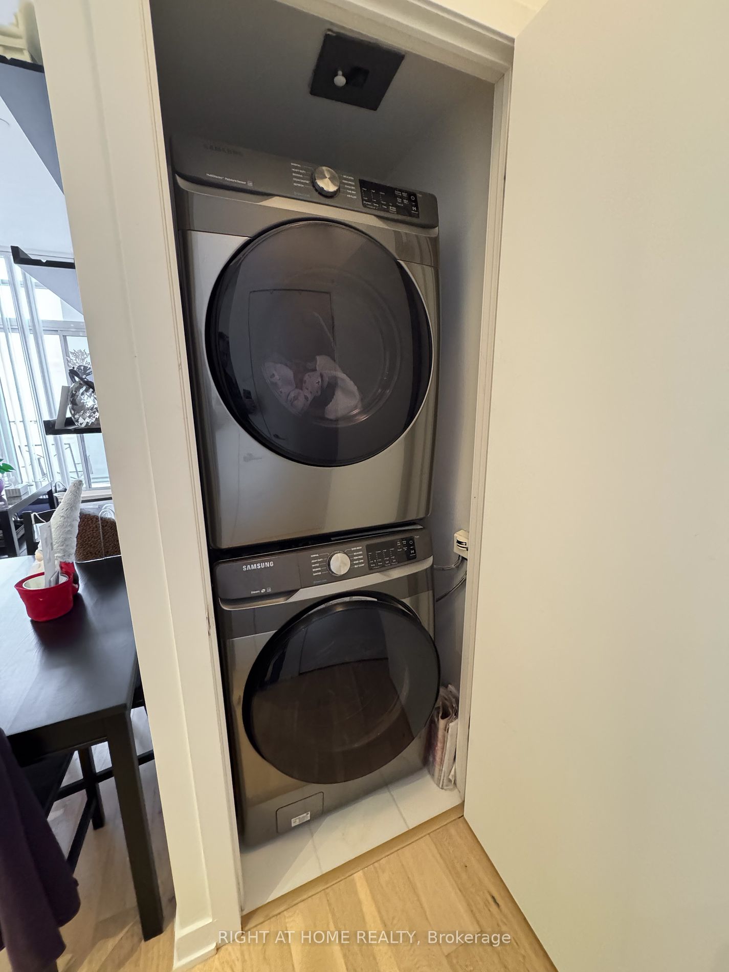 2212 W Lake Shore Blvd Ph06