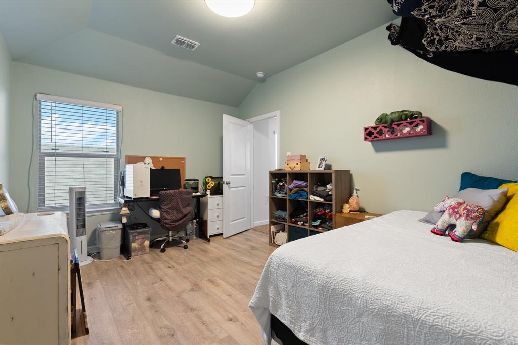 1216 Sausalito Trail