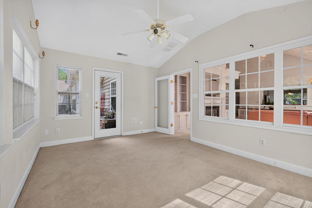 118 Saratoga Place 32