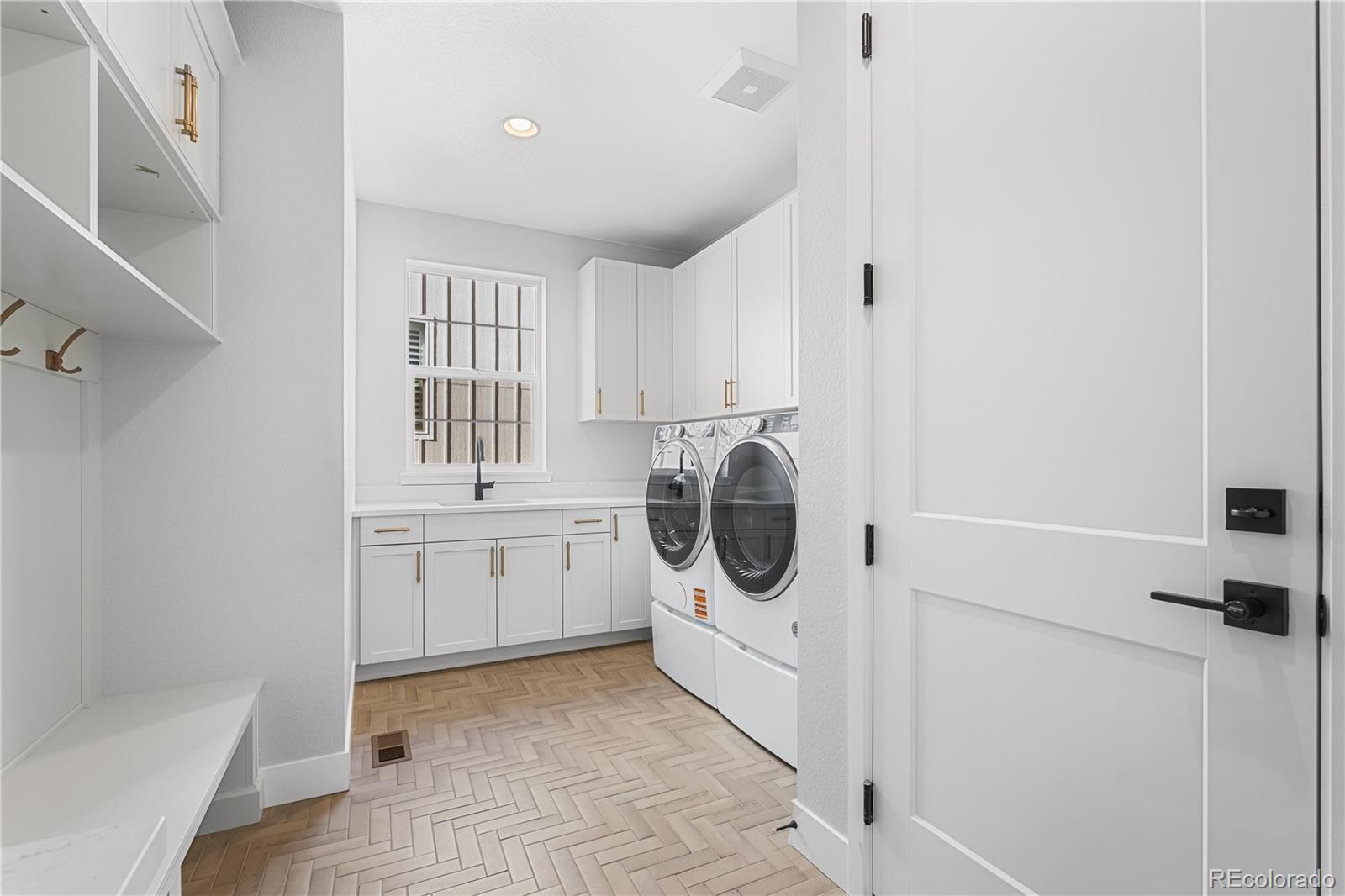 6529 Still Pine Circle