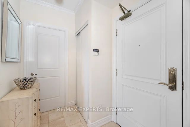 9255 Jane St 809