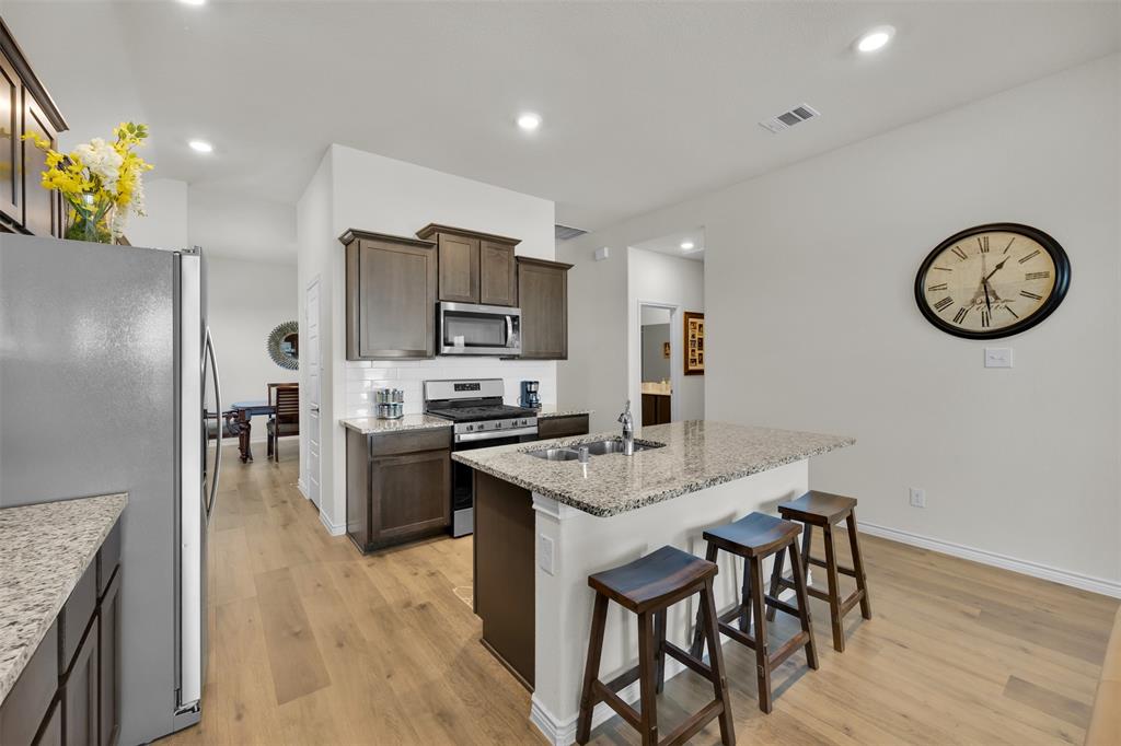 718 Fort Lane