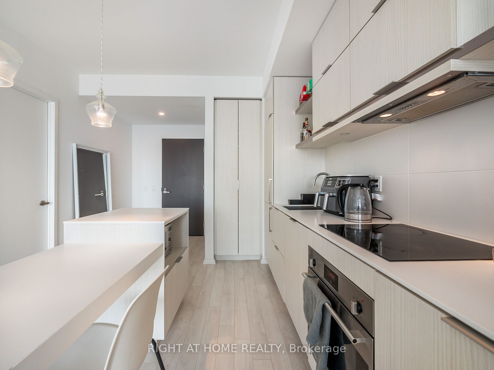 197 Yonge St 5607