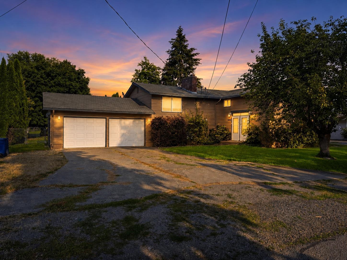920-922 N Locust Rd