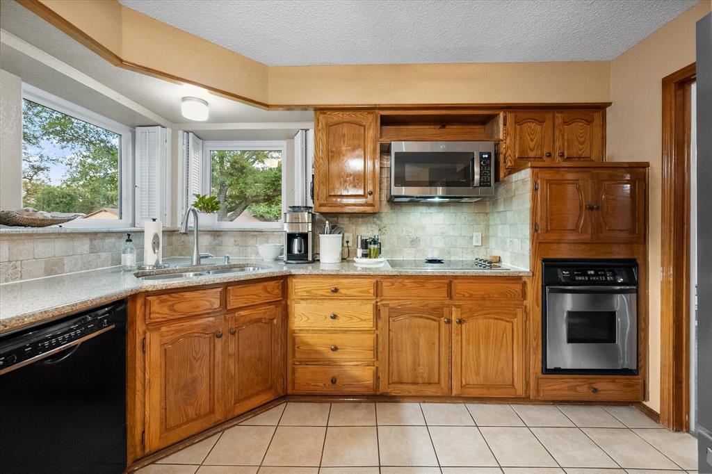 1504 Arrowhead Drive