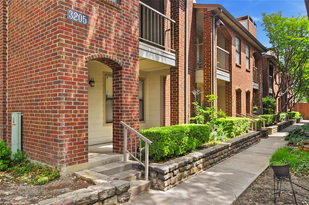 Beautiful updated 2 bedroom townhome in the heart of the Alamo Heights area, within walking distance to Central Market, Starbucks and other nearby stores, and Arlington Heights High School. This two story unit has a lovely front porch as well as a private back patio, and has a smart layout that includes a gorgeous wood burning fireplace, breakfast bar, and galley kitchen with freshly painted crisp white cabinets and subway tile backsplash paired perfectly with light granite countertops! Owner's suite features a sitting area & private patio to enjoy your morning coffee and just relaxing. Highlights include gated entrance, community pool, large 2nd bedroom  and separate laundry area!  Come see your New Home!!