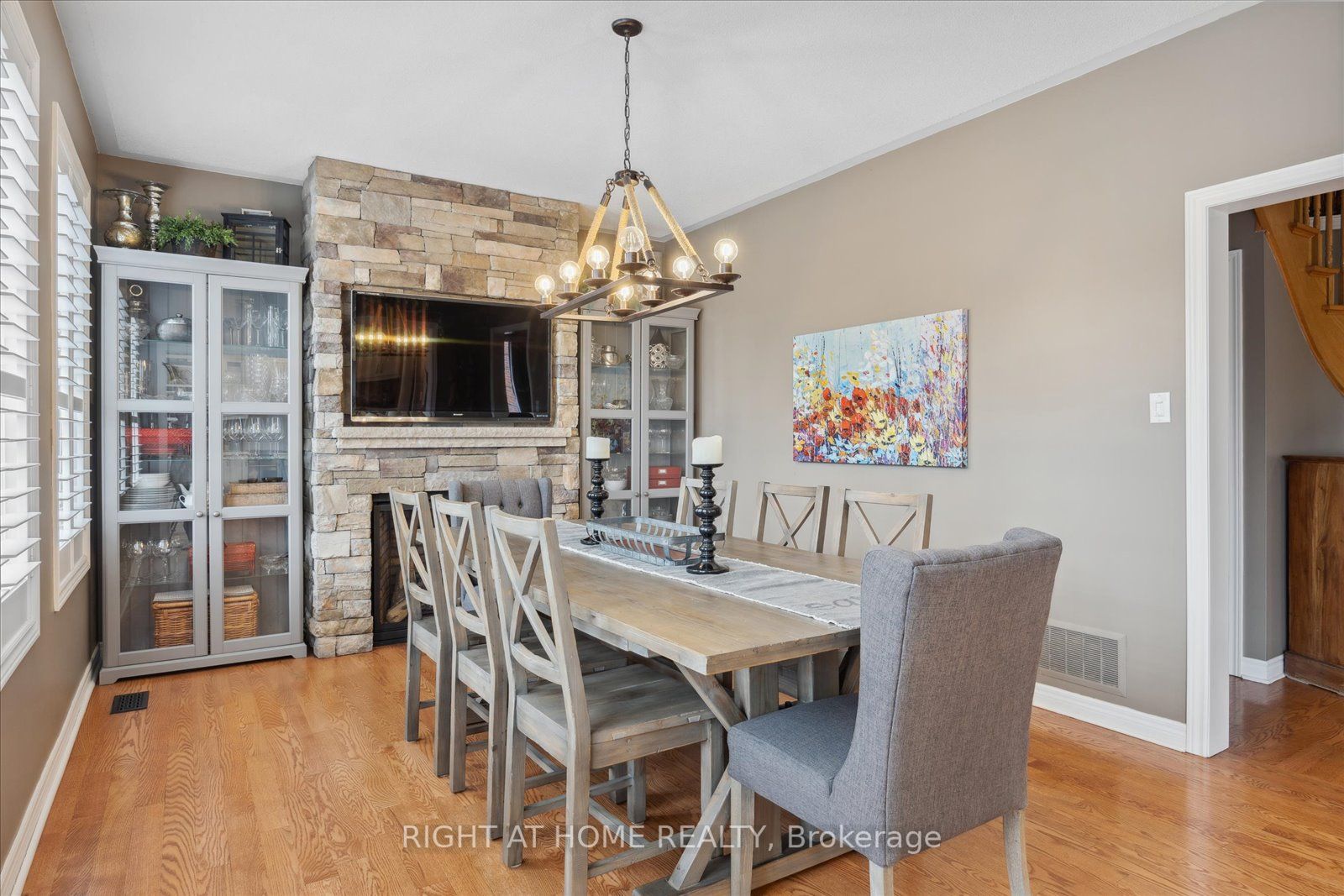 110 Roseborough Dr