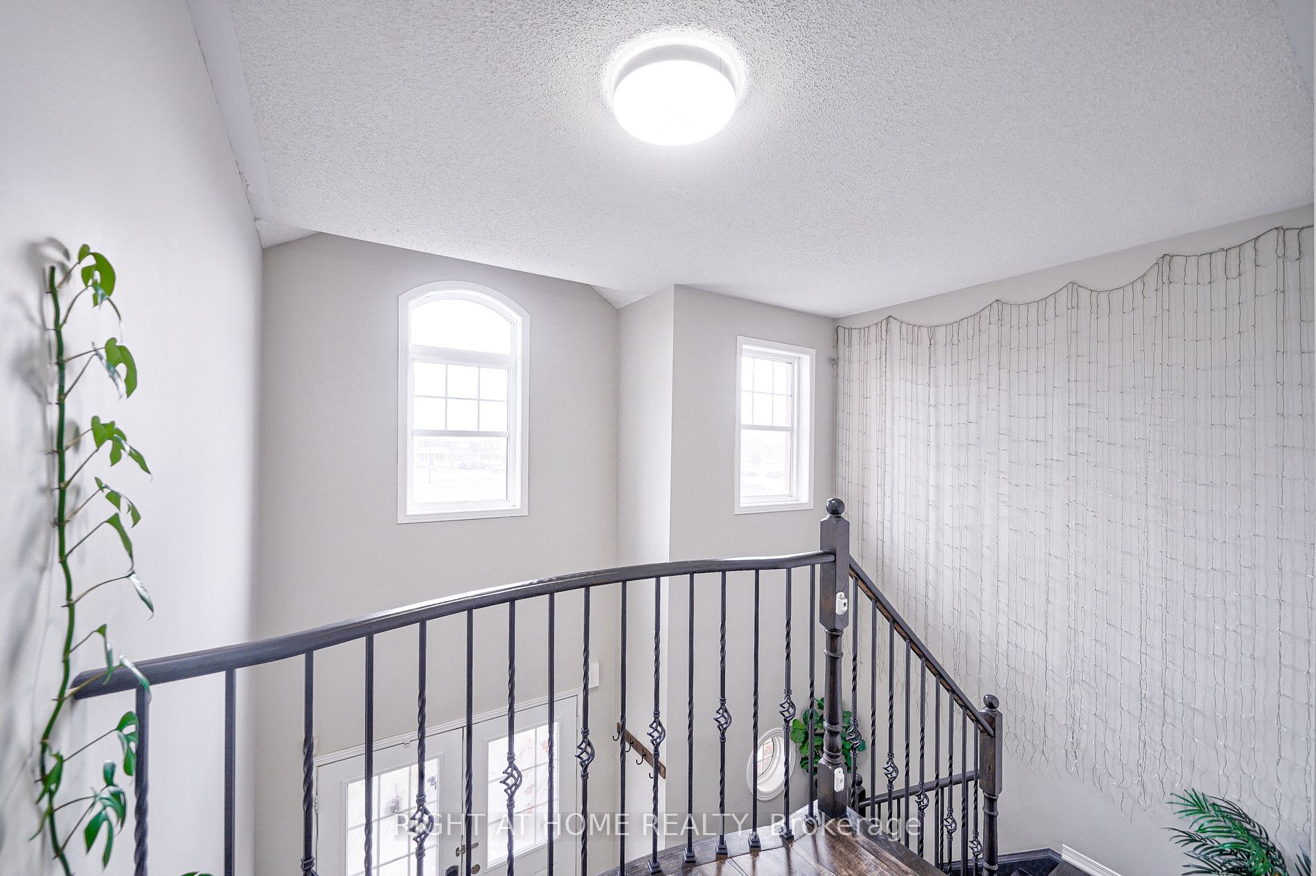 398 Messure Cres
