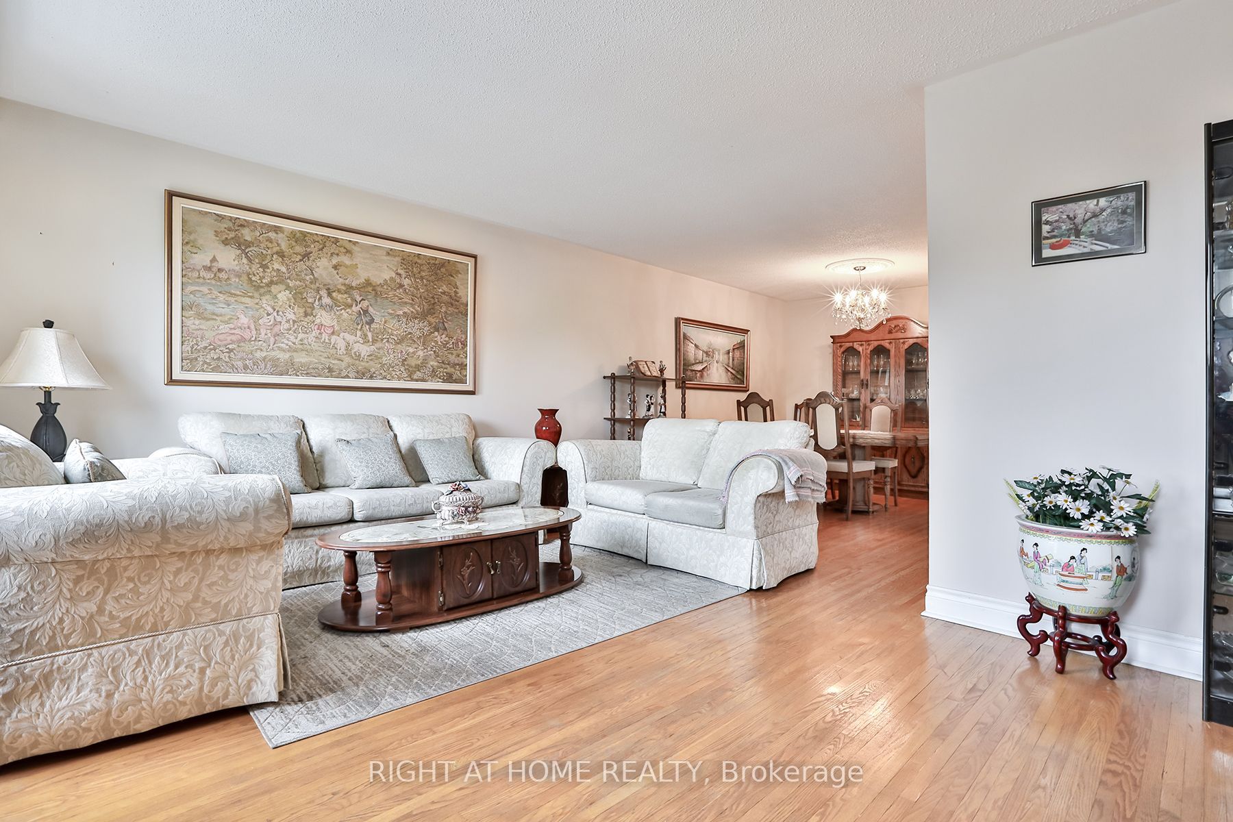 15 Tinton Cres