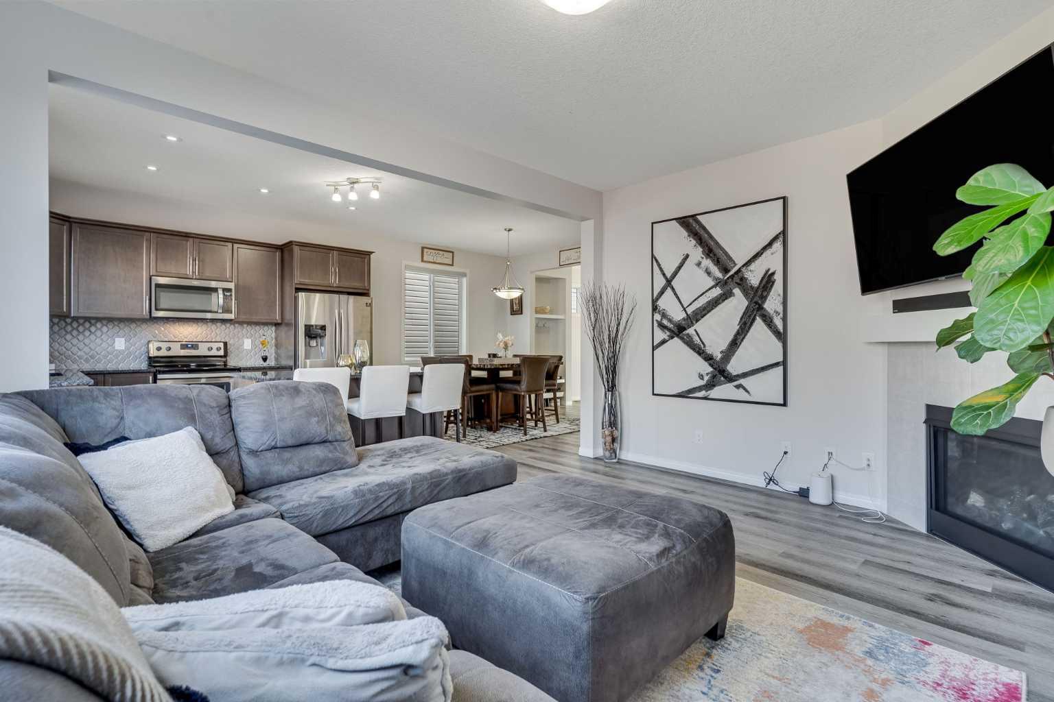 418 Windrow Common SW