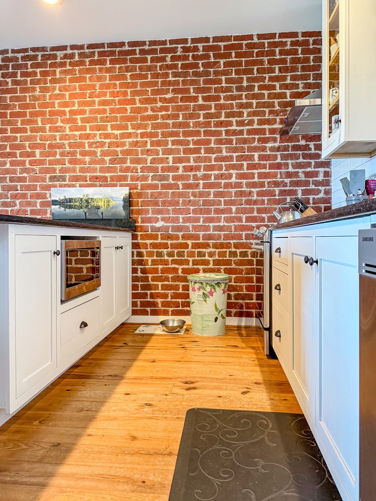 300 Mason Ave 3H