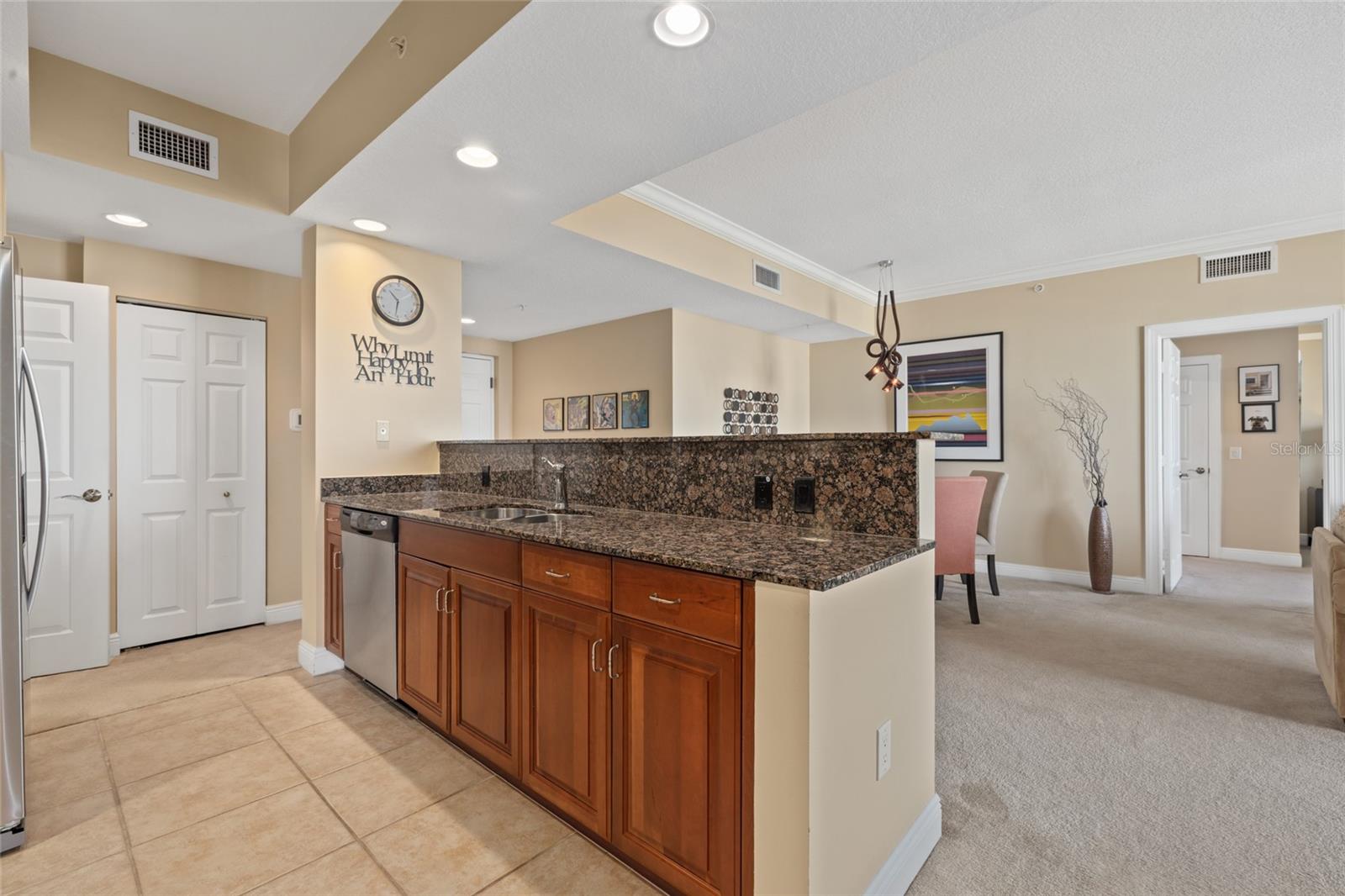 800 N Tamiami Trail 611