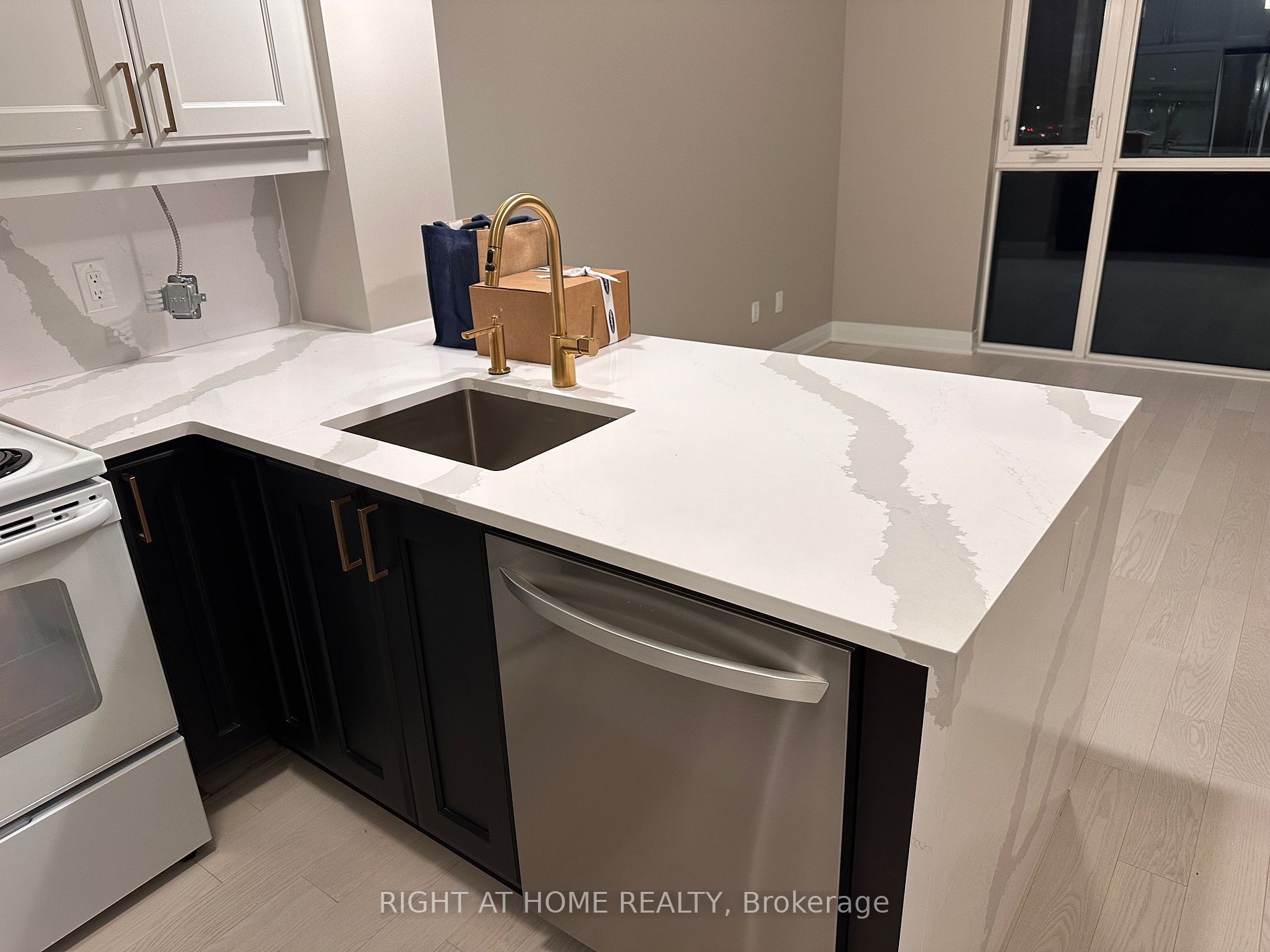 460 Gordon Krantz Ave 621