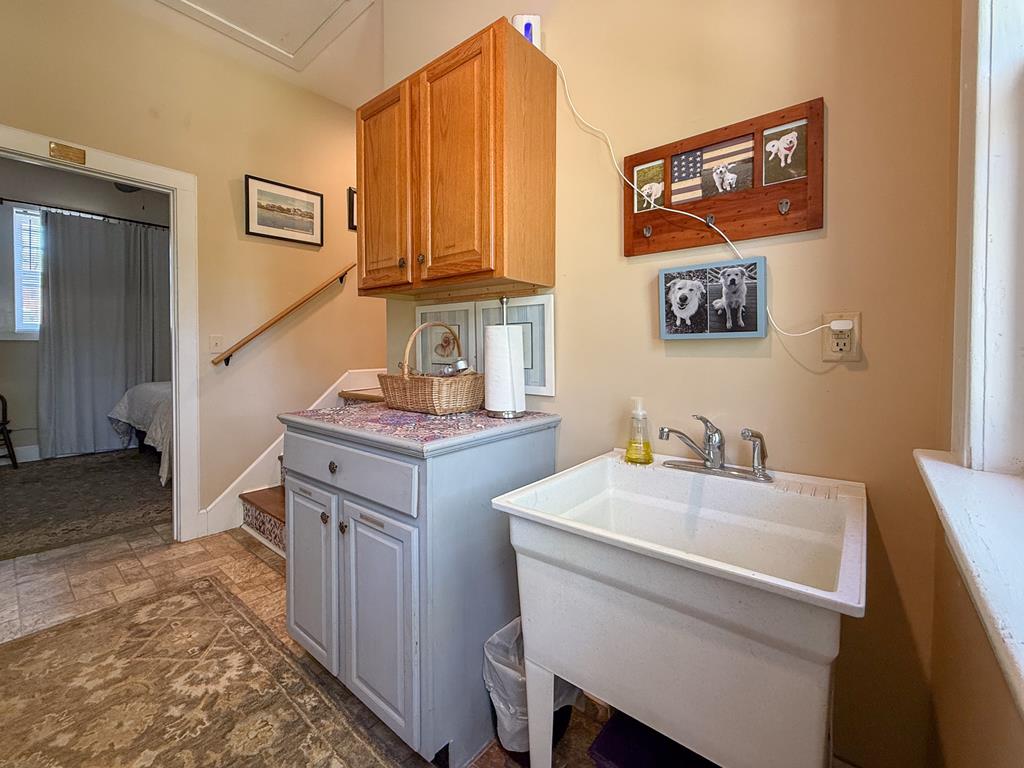 212 Bay Ave 9A