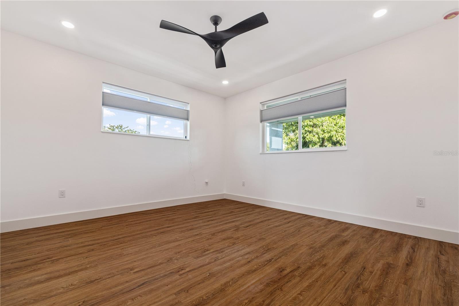 2727 W Chestnut Street